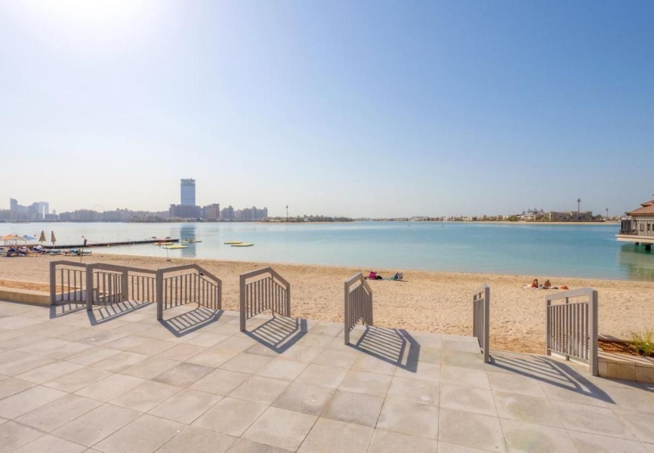 Apartment in Dubai - Luxury Two Bedroom with Sea View and Beach Access