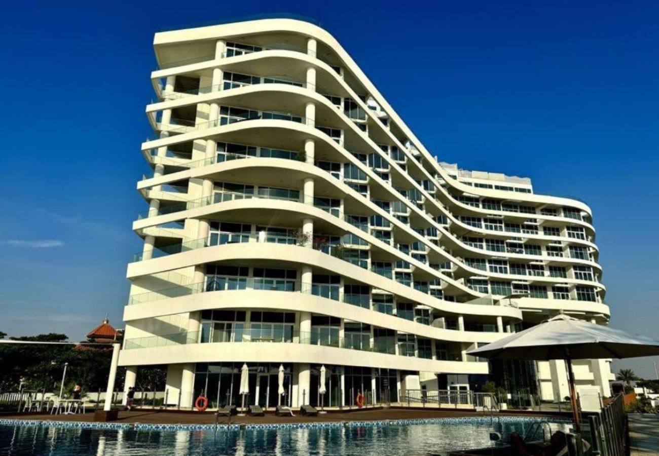 Apartment in Dubai - Luxury Two Bedroom with Sea View and Beach Access