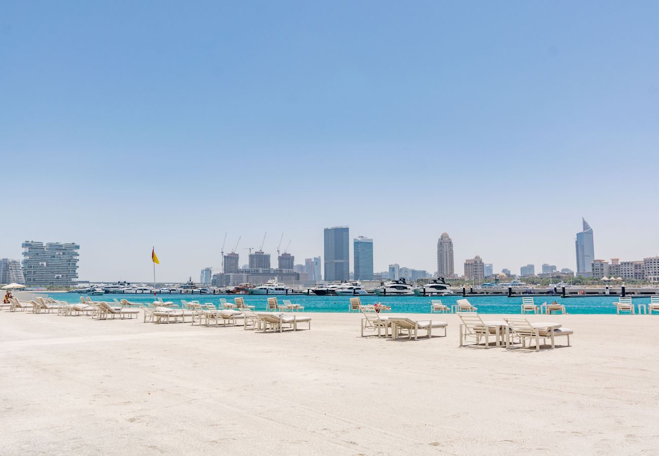 Apartment in Dubai - Stunning 2 BD with Private Beach Access | Marina Views