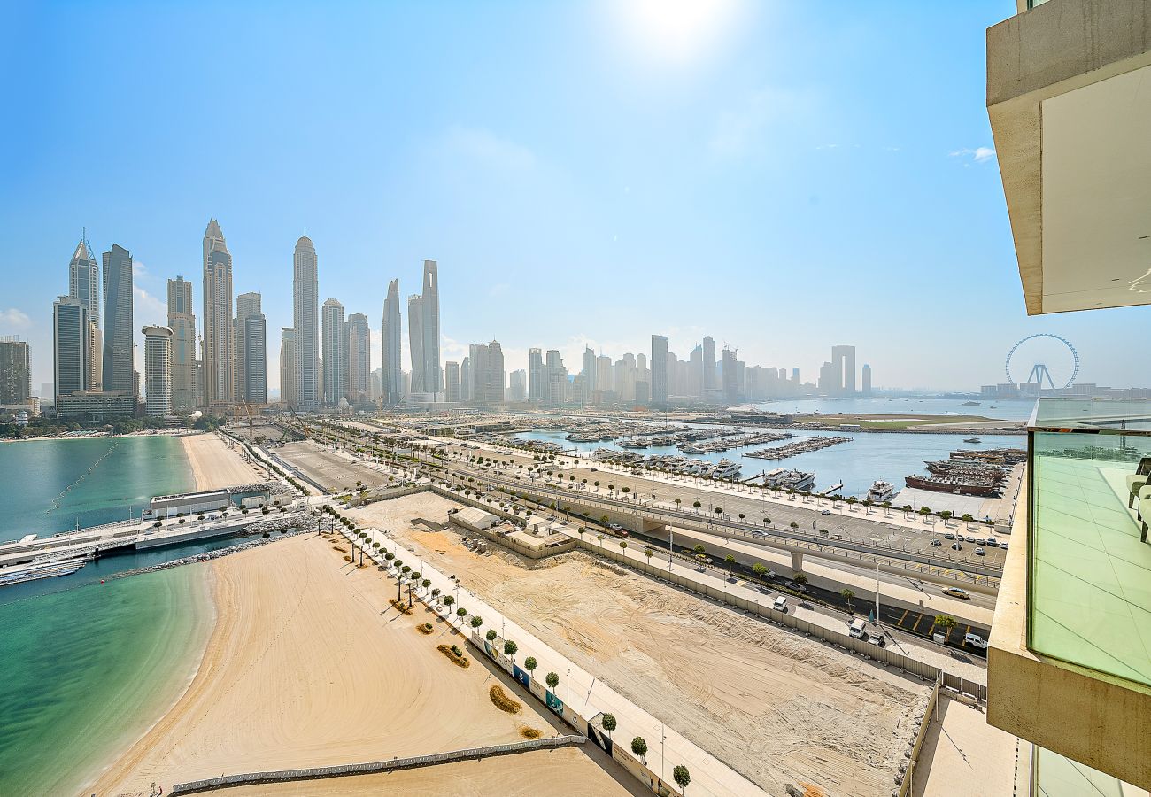 Apartment in Dubai - Stunning 2 BD with Private Beach Access | Marina Views