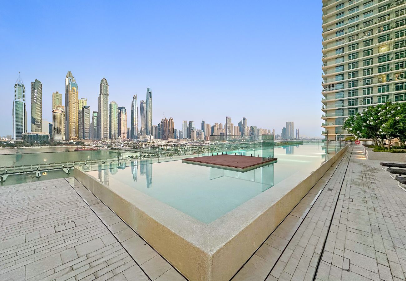 Apartment in Dubai - Stunning 2 BD with Private Beach Access | Marina Views