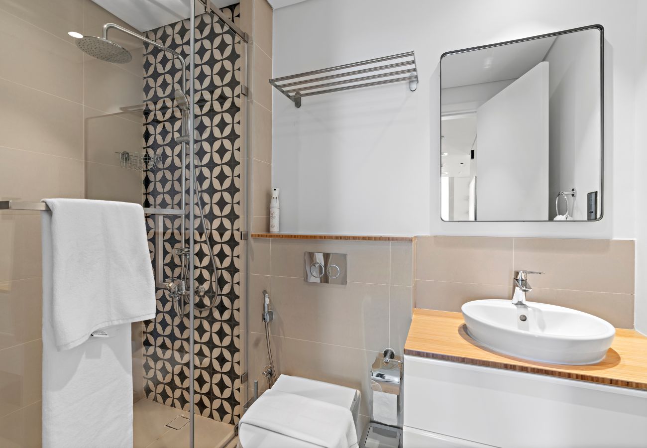 Apartment in Dubai - Bright 2 BD Near Park and Mall in Dubai Hills