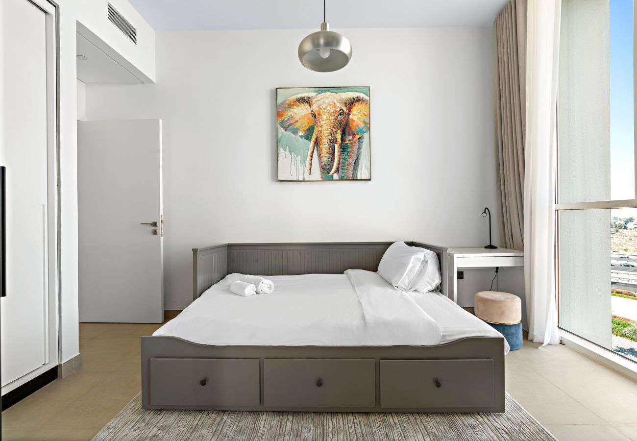Apartment in Dubai - Bright 2 BD Near Park and Mall in Dubai Hills