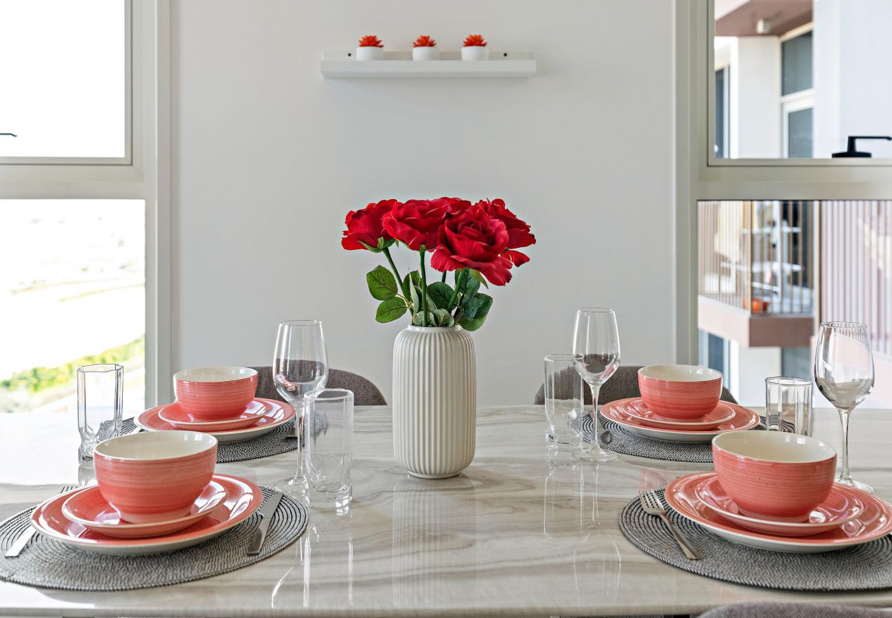 Apartment in Dubai - Bright 2 BD Near Park and Mall in Dubai Hills