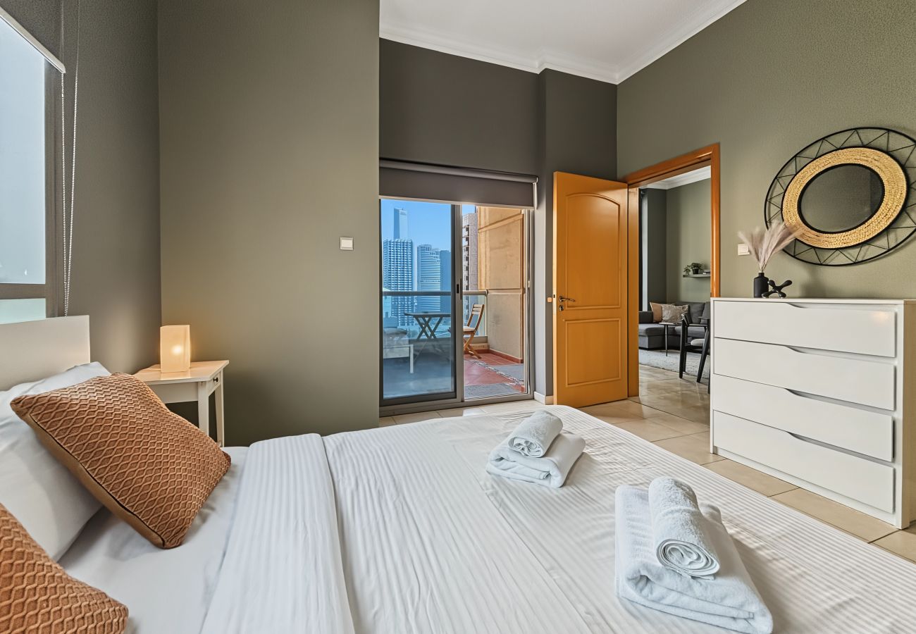 Apartment in Dubai - Modern 1BR in the Heart of Dubai Marina