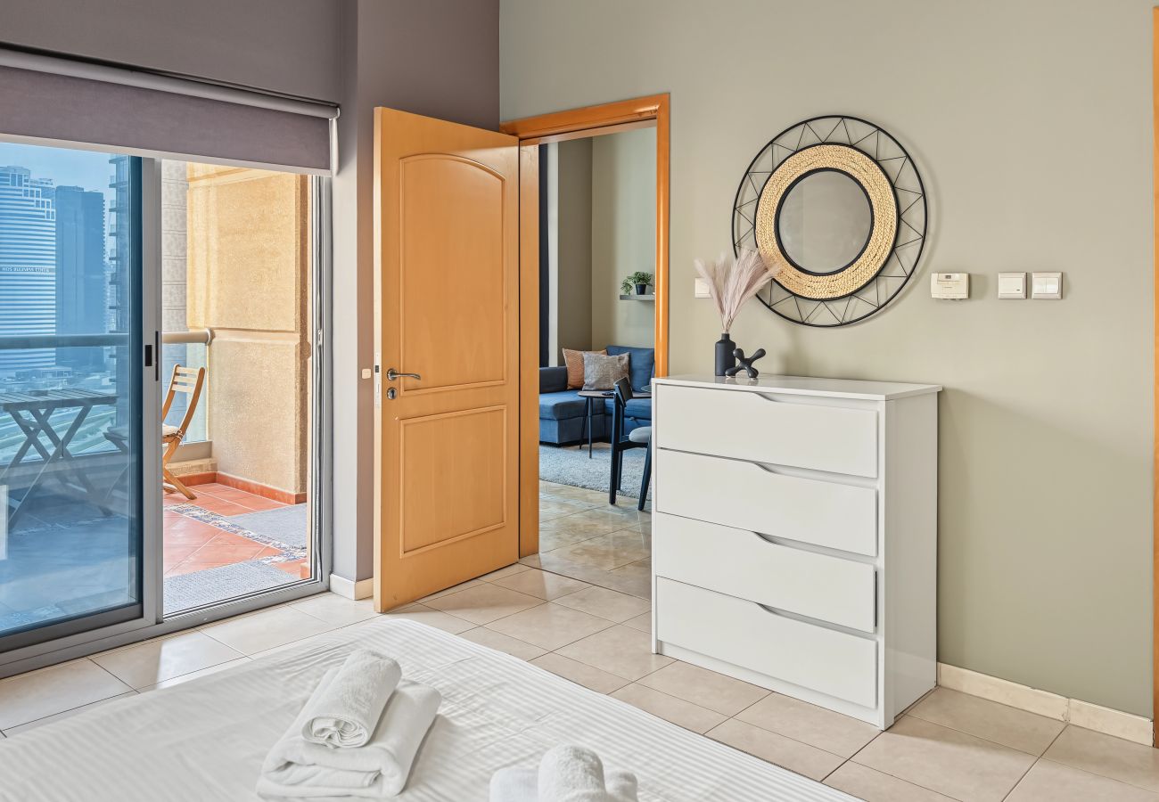 Apartment in Dubai - Modern 1BR in the Heart of Dubai Marina