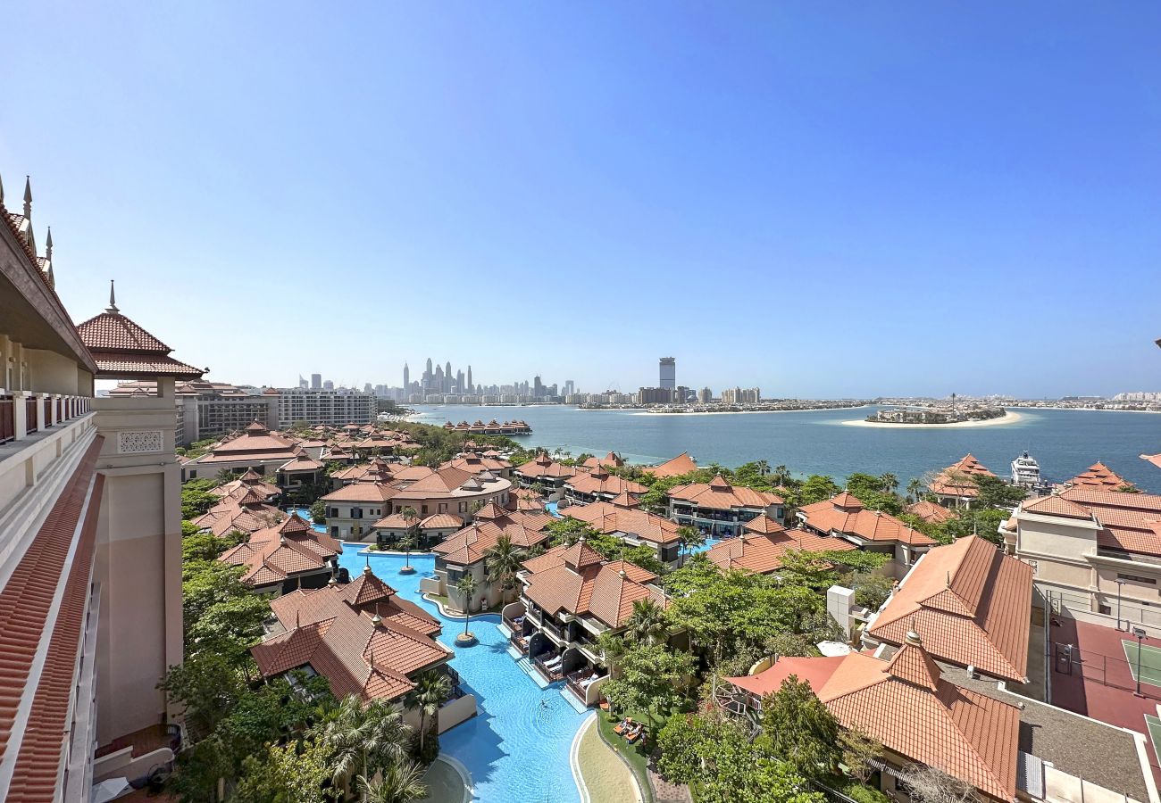 Apartment in Dubai - Dream Vacation at the Royal Amwaj Residences