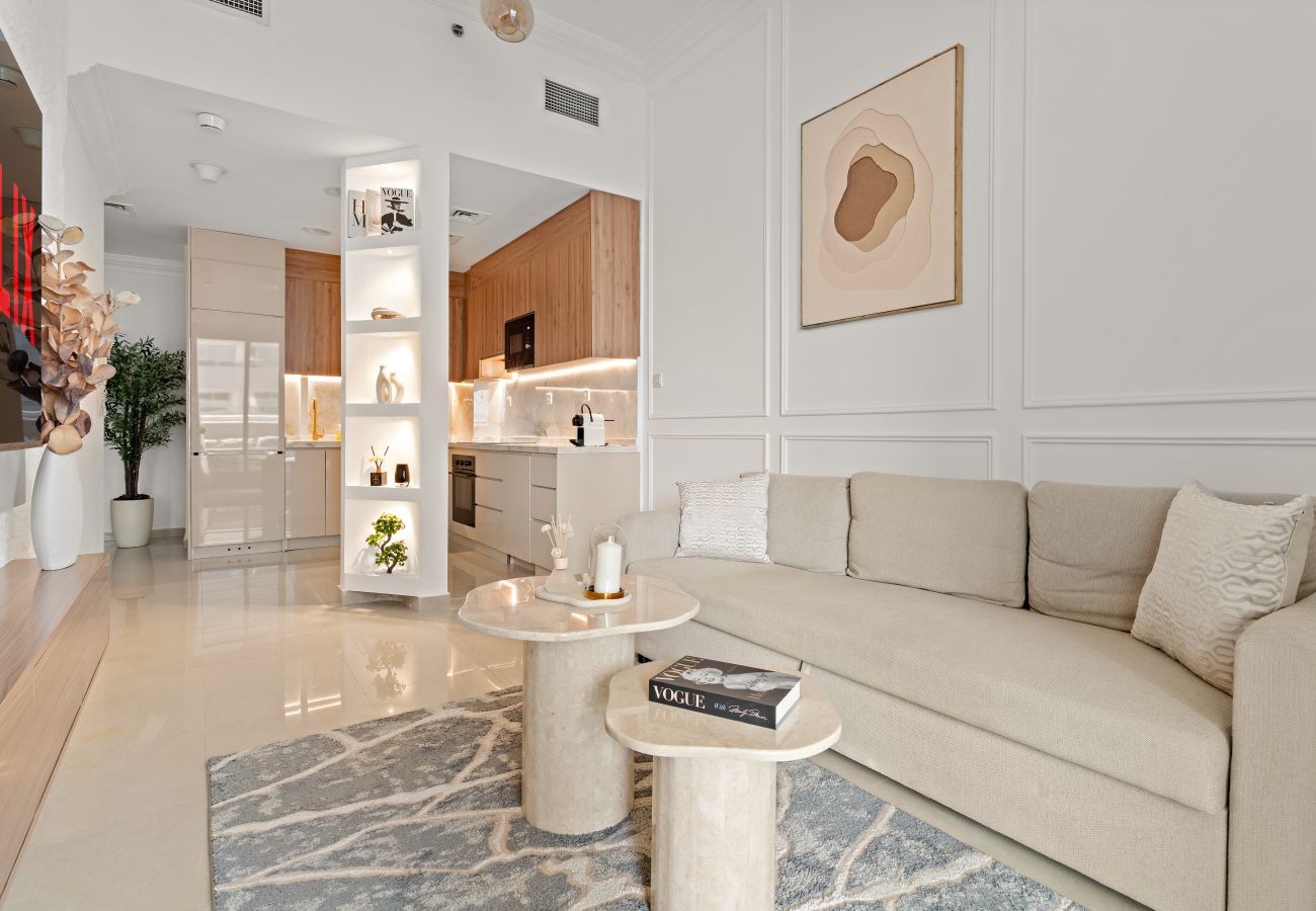 Apartment in Dubai - Vibrant 1 BD in the Marina with Spacious Terrace