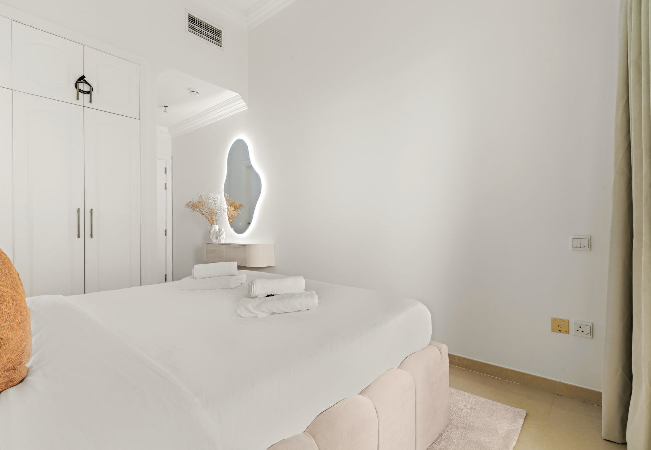 Apartment in Dubai - Vibrant 1 BD in the Marina with Spacious Terrace