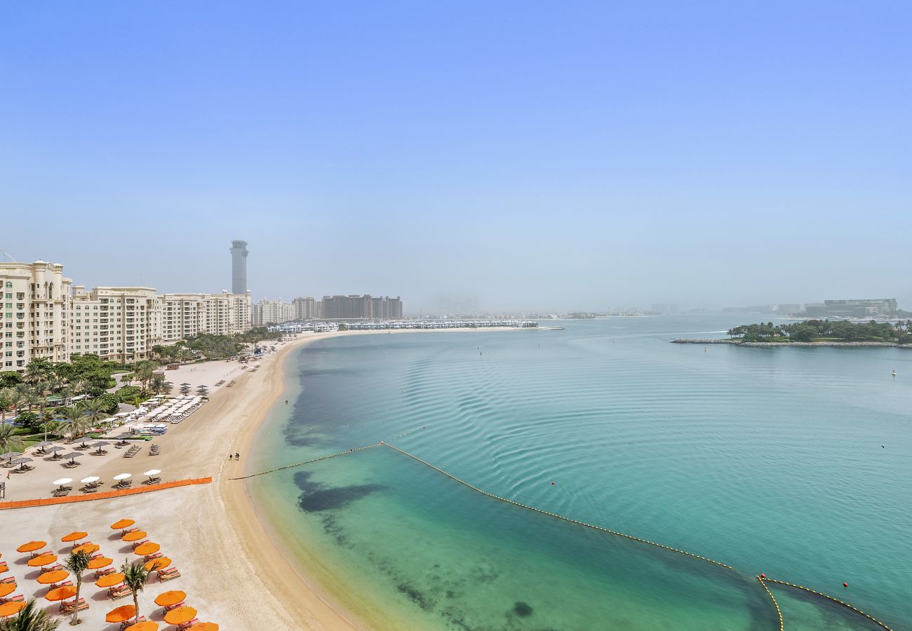 Apartment in Dubai - Serene 1 BD with Full Sea View on the Palm