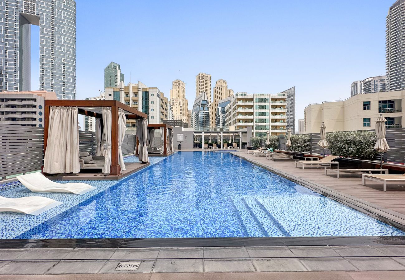 Apartment in Dubai - Bright One Bedroom in Dubai Marina