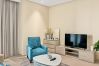 Apartment in Dubai - Seven Palm | Stylish Furnished 1BR in Palm Jumeirah