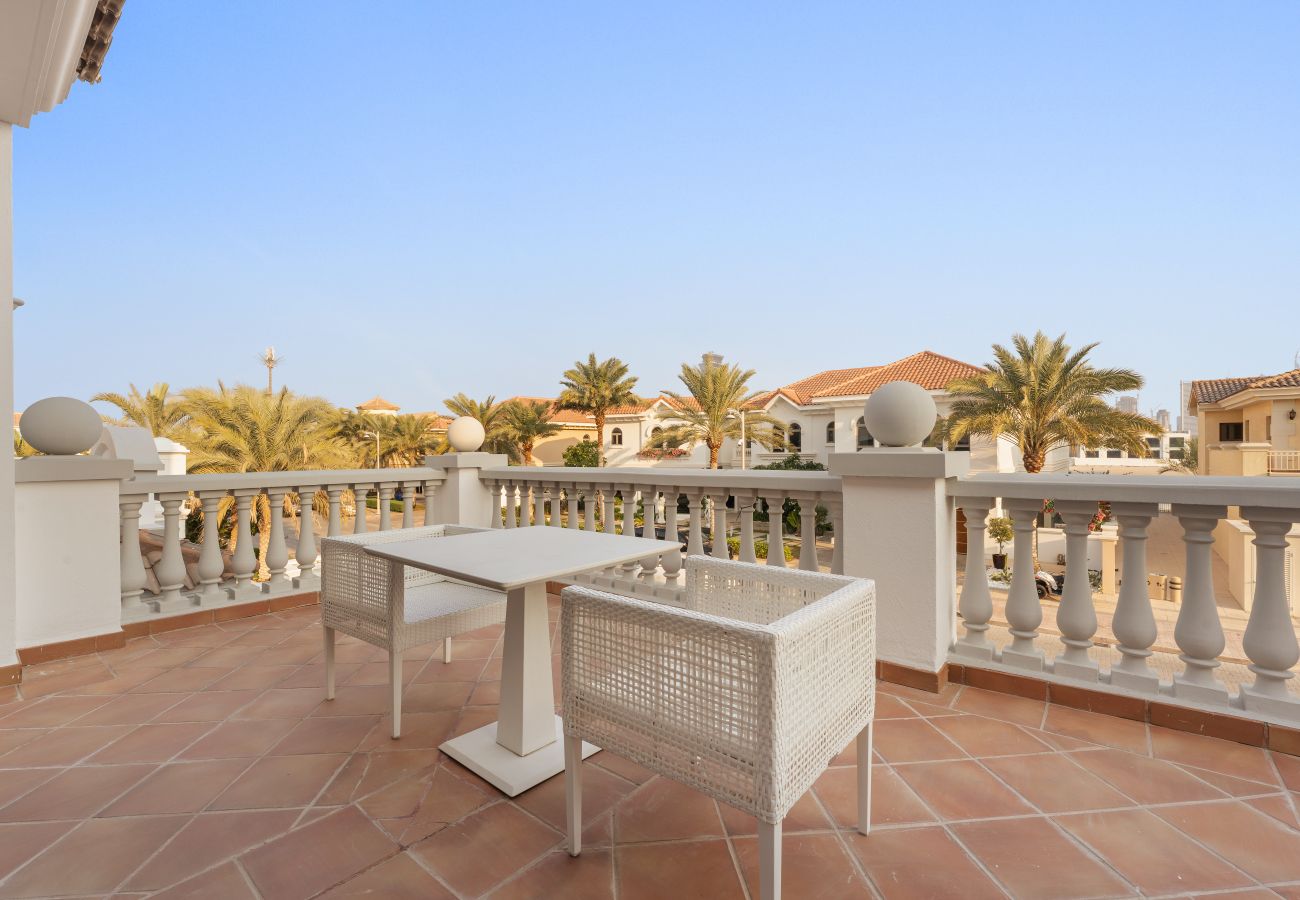 House in Dubai - Amazing 5 BD Villa on the Palm with Private Pool 