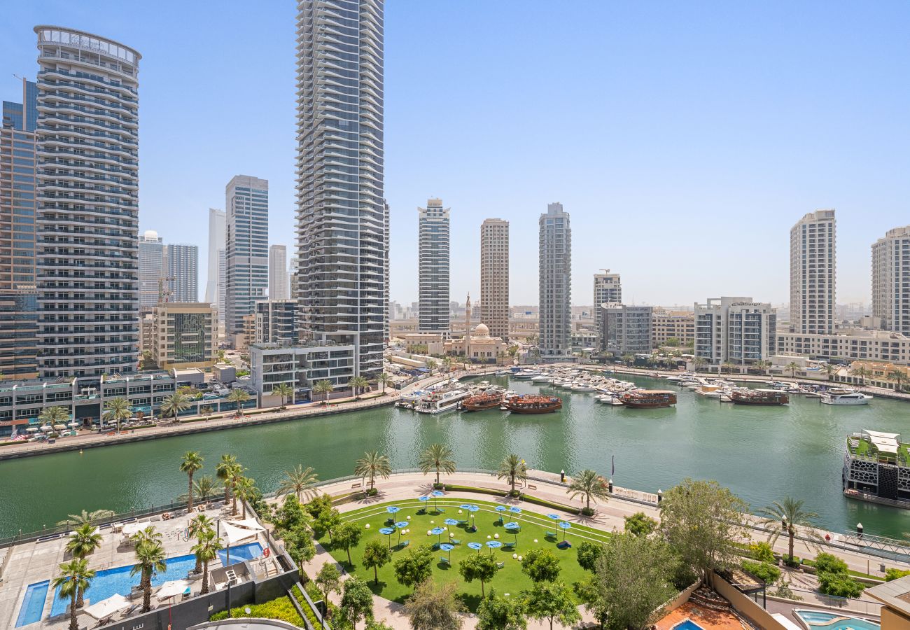 Apartment in Dubai - Refined 2 BHK apartment in Dubai Marina