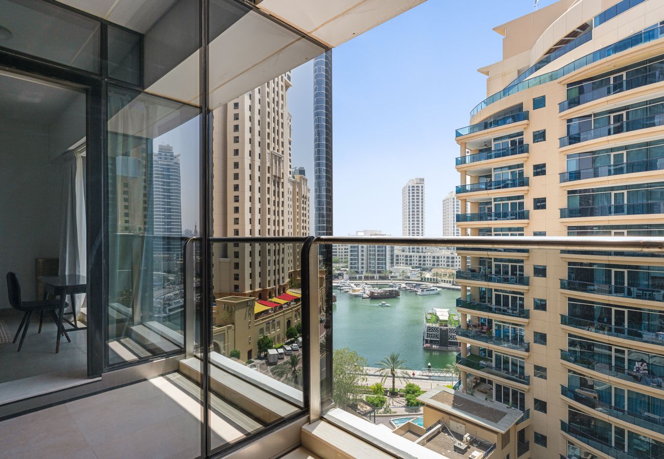 Apartment in Dubai - Refined 2 BHK apartment in Dubai Marina