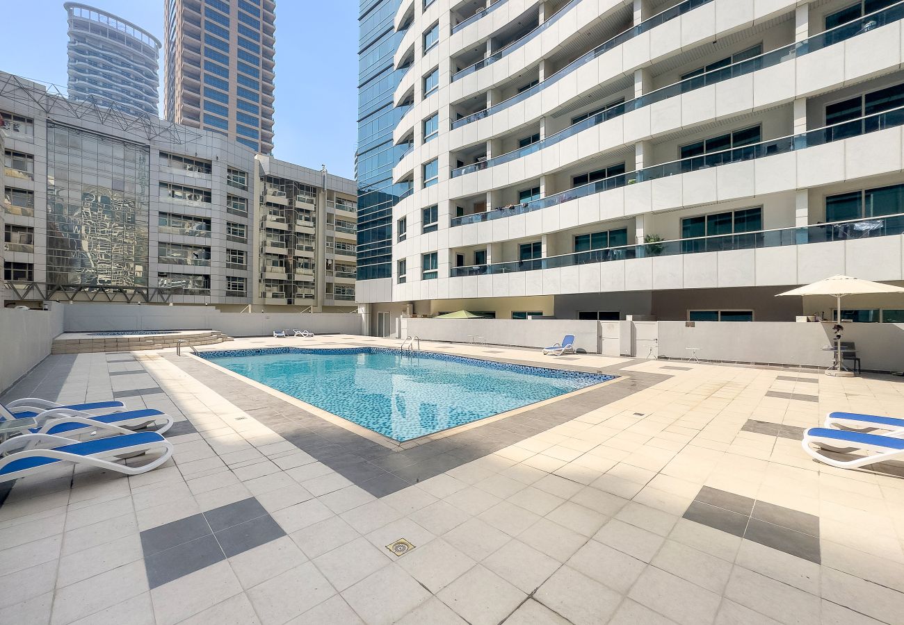 Apartment in Dubai - Elegant 1 BD in Marina Near Metro 