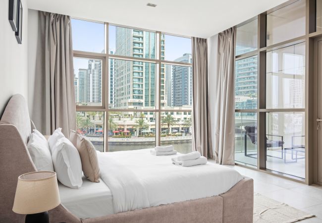 Apartment in Dubai - Beautiful & Bright 2 BD With Panoramic Marina Views 
