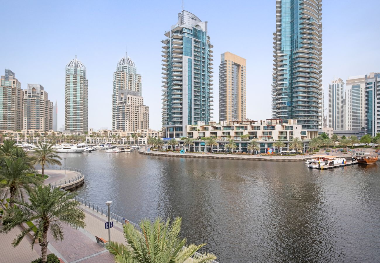 Apartment in Dubai - Bright & Spacious 2 BD With Panoramic Marina Views 