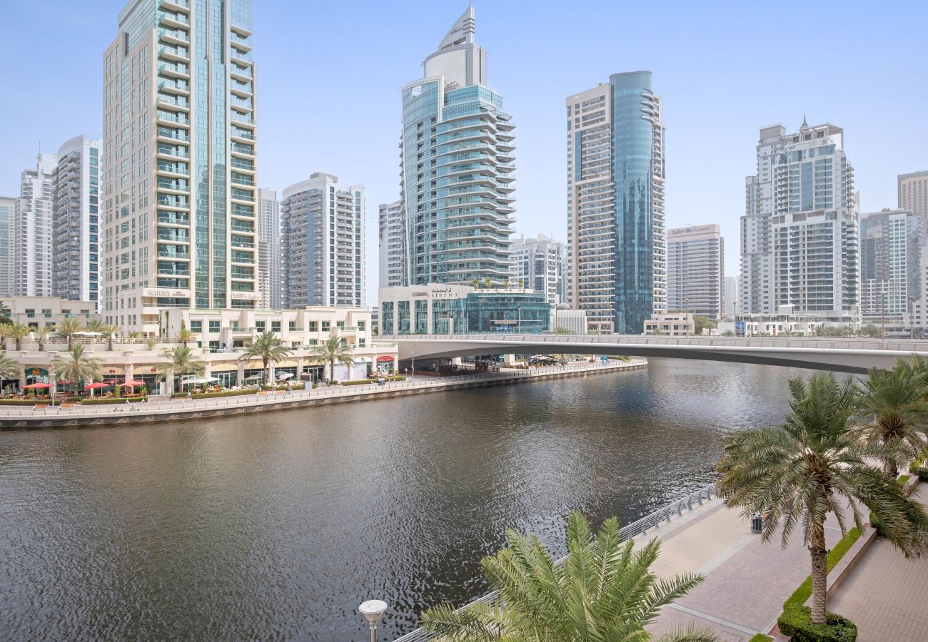 Apartment in Dubai - Bright & Spacious 2 BD With Panoramic Marina Views 