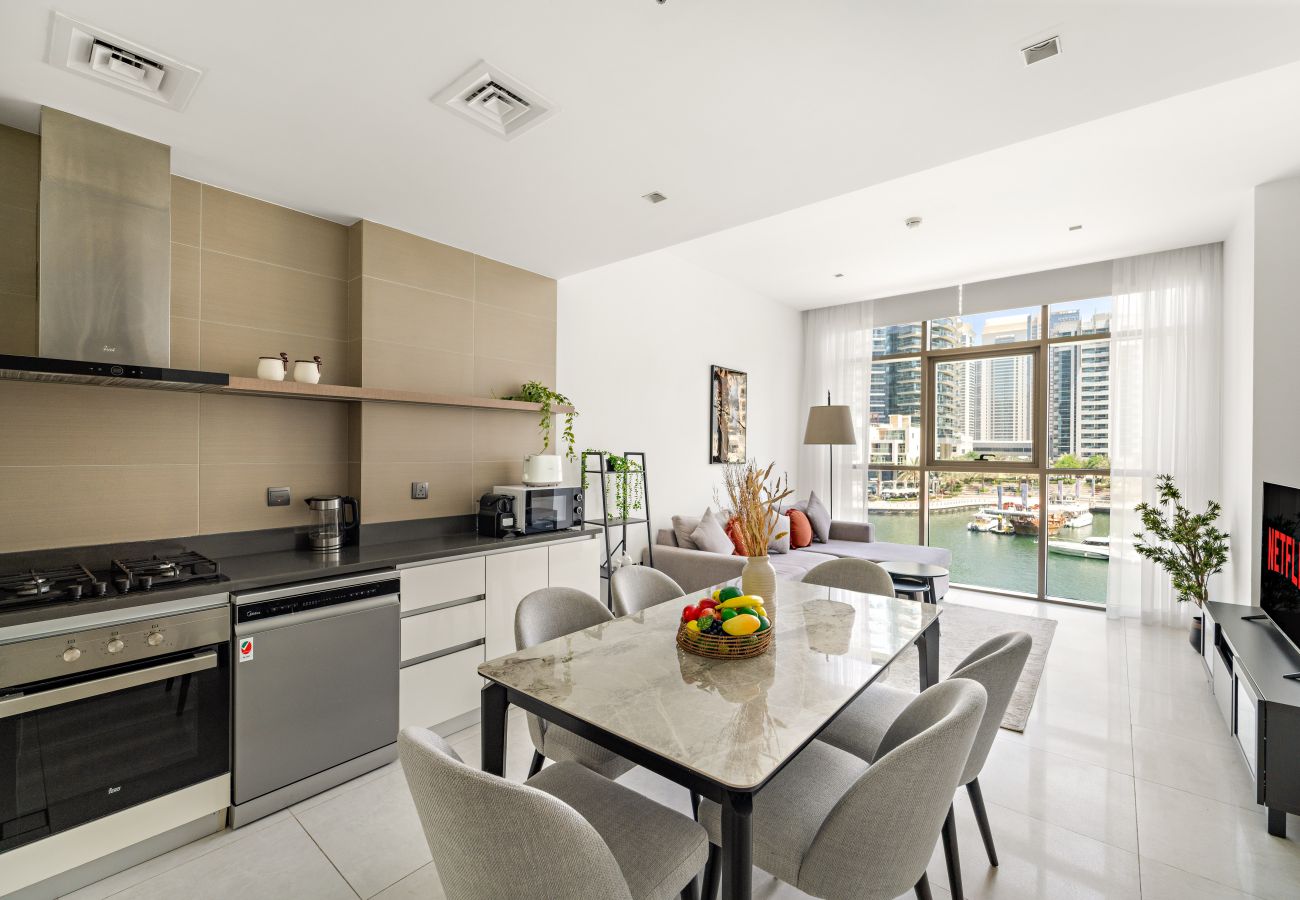 Apartment in Dubai - Bright & Spacious 2 BD With Panoramic Marina Views 