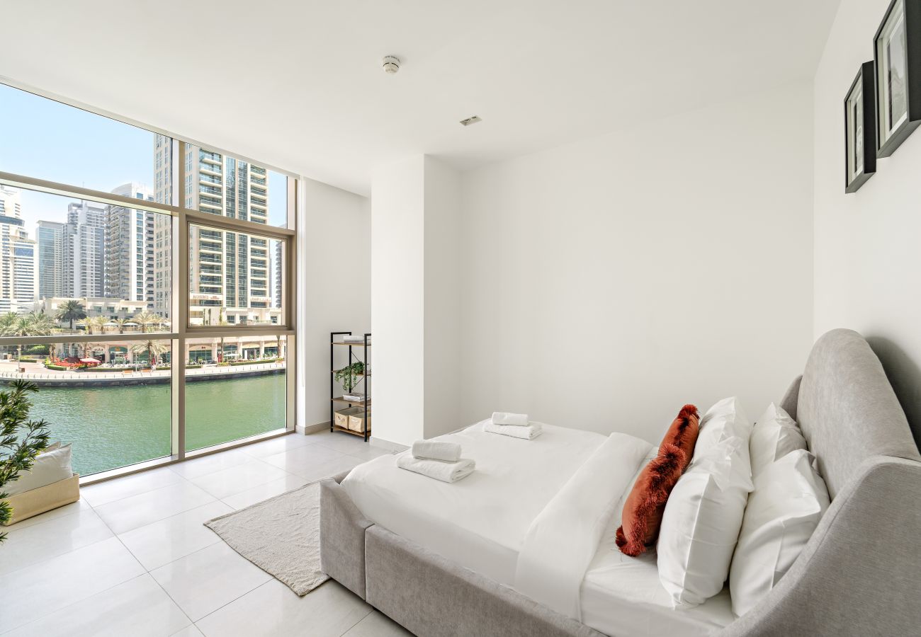 Apartment in Dubai - Bright & Spacious 2 BD With Panoramic Marina Views 
