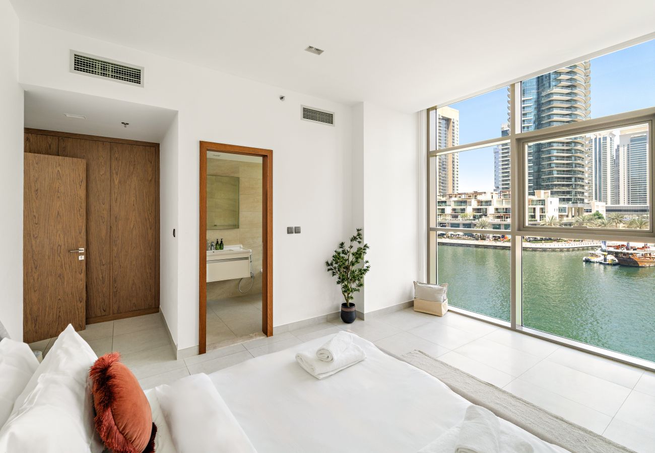 Apartment in Dubai - Bright & Spacious 2 BD With Panoramic Marina Views 
