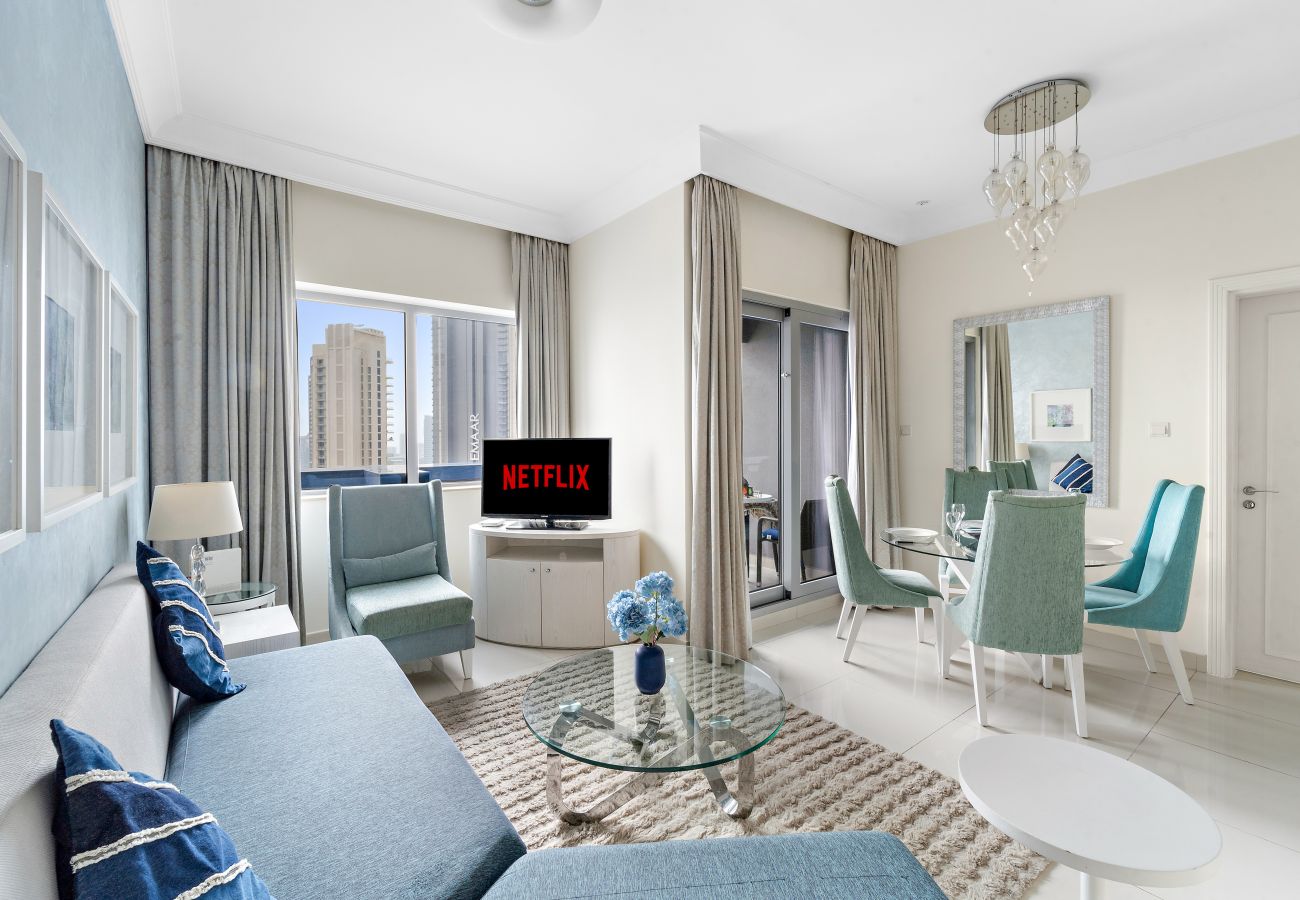 Apartment in Dubai - Chic 1 BD Apartment Next to Dubai Mall 