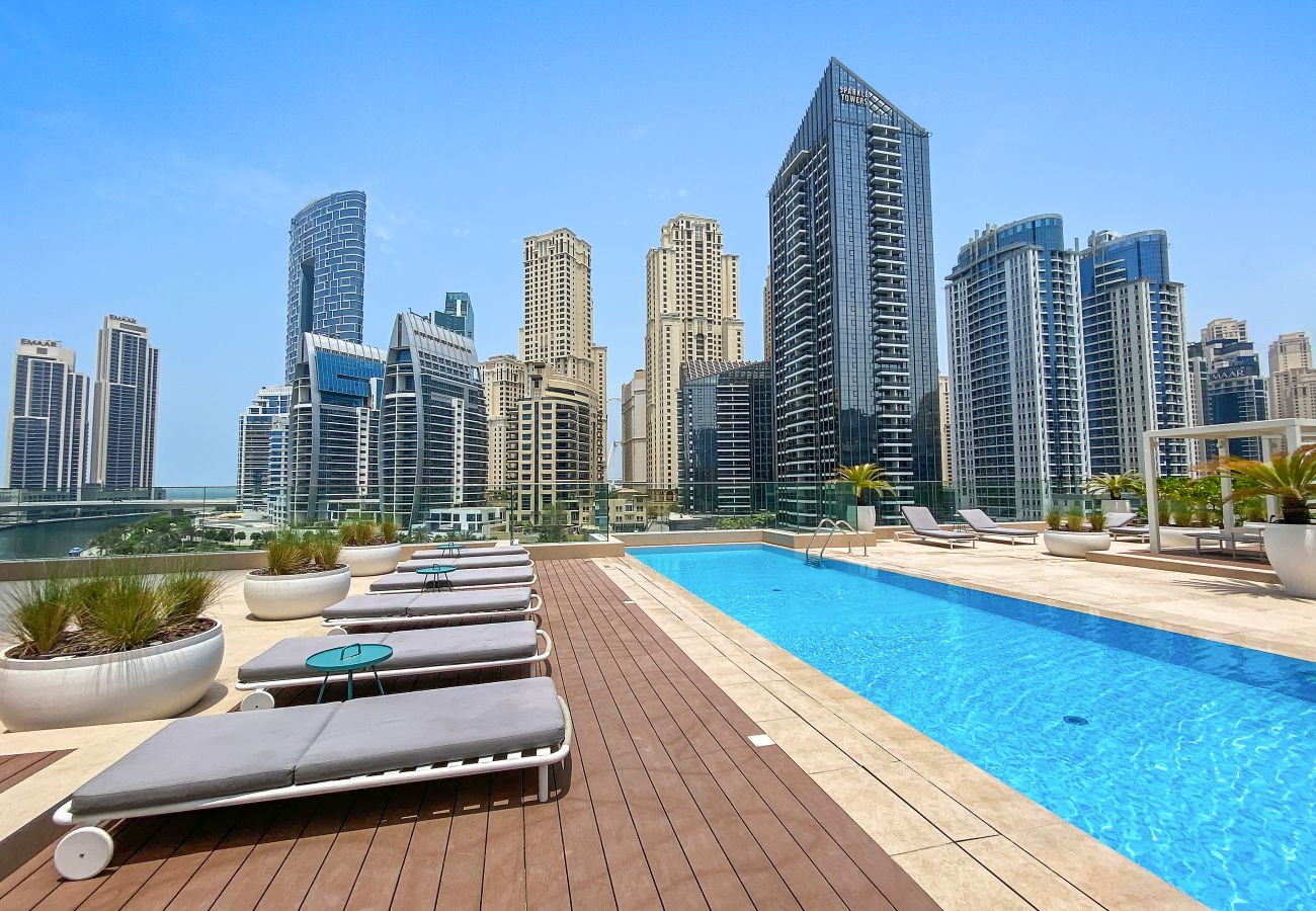 Apartment in Dubai - Ultra-Luxury 3BD Marina Retreat with Stunning Views