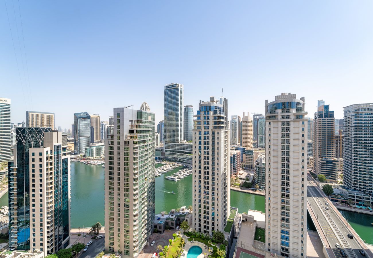 Apartment in Dubai - Stunning 2 Bedroom with full Marina View 