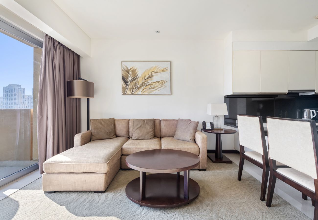 Apartment in Dubai - Elegant 1 Bedroom Overlooking Dubai Marina Canal