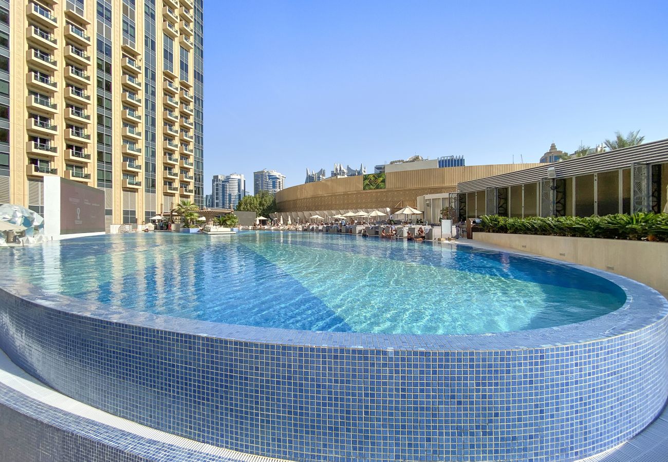 Apartment in Dubai - Elegant 1 Bedroom Overlooking Dubai Marina Canal