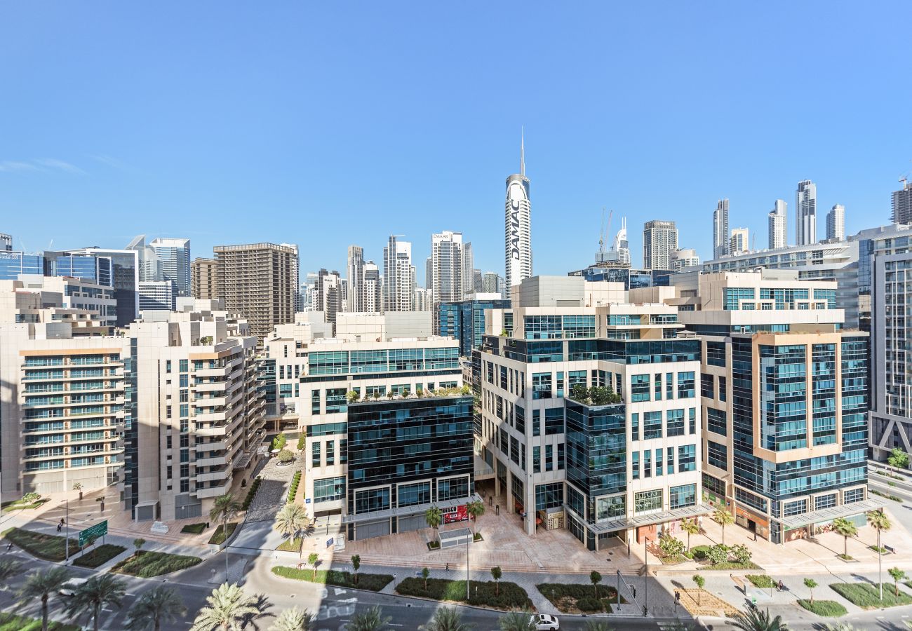 Apartment in Dubai - Modern 1 BD with Stunning Views in Business Bay