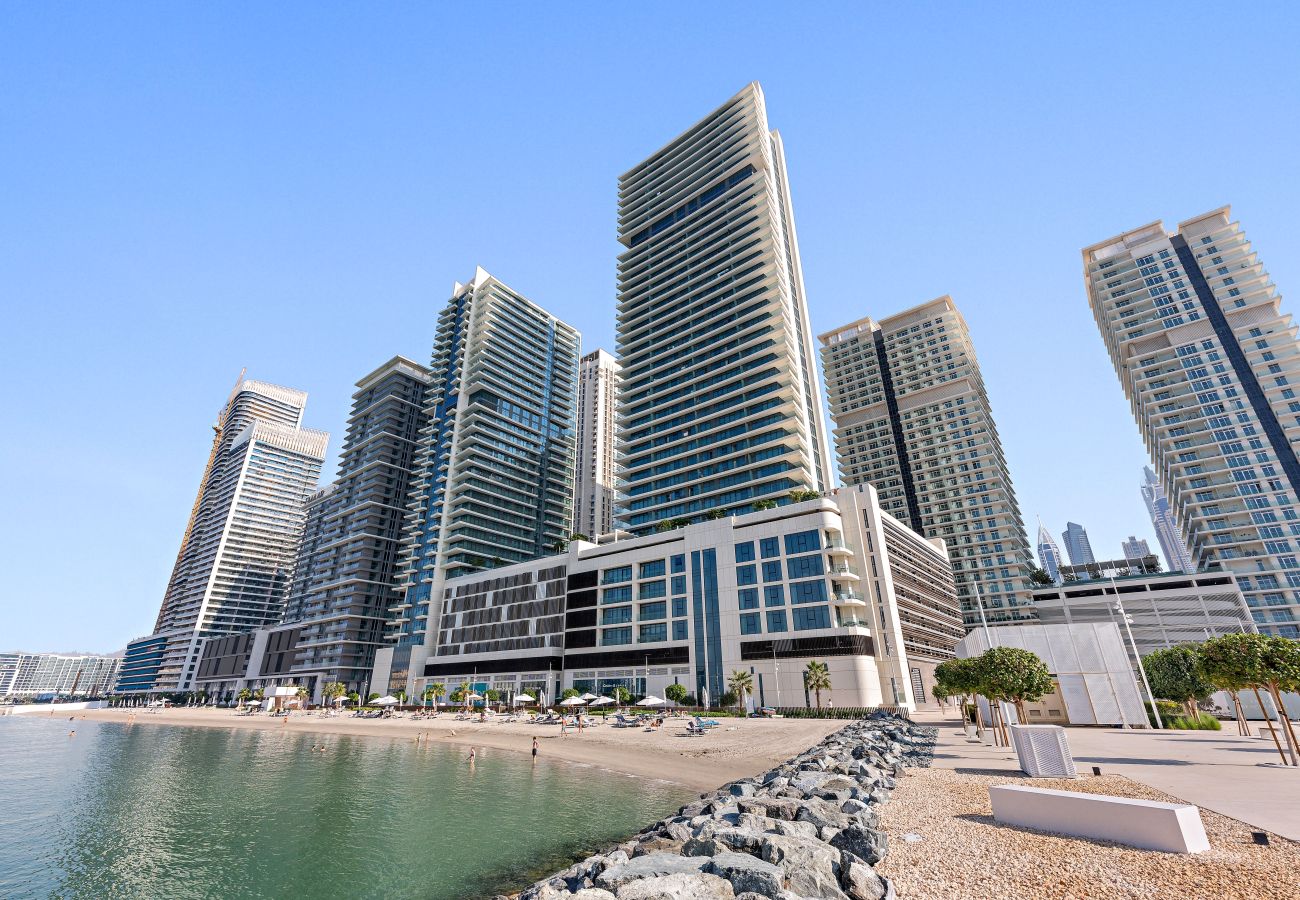 Apartment in Dubai - Elegant 2 BD with Spectacular Beachfront View