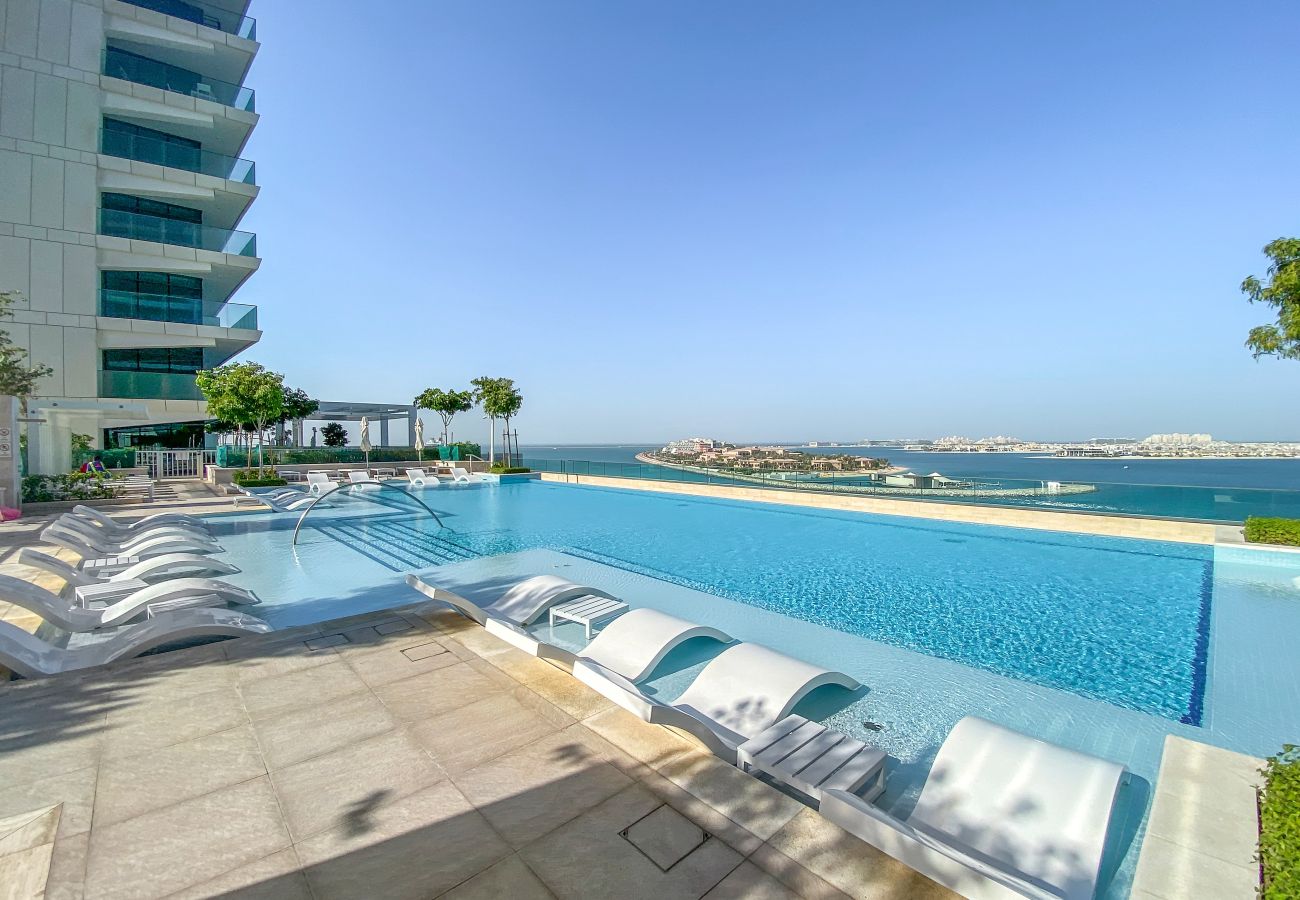 Apartment in Dubai - Elegant 2 BD with Spectacular Beachfront View