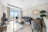 Apartment in Dubai - Upscale 1 BR with beach access on Palm Jumeirah 