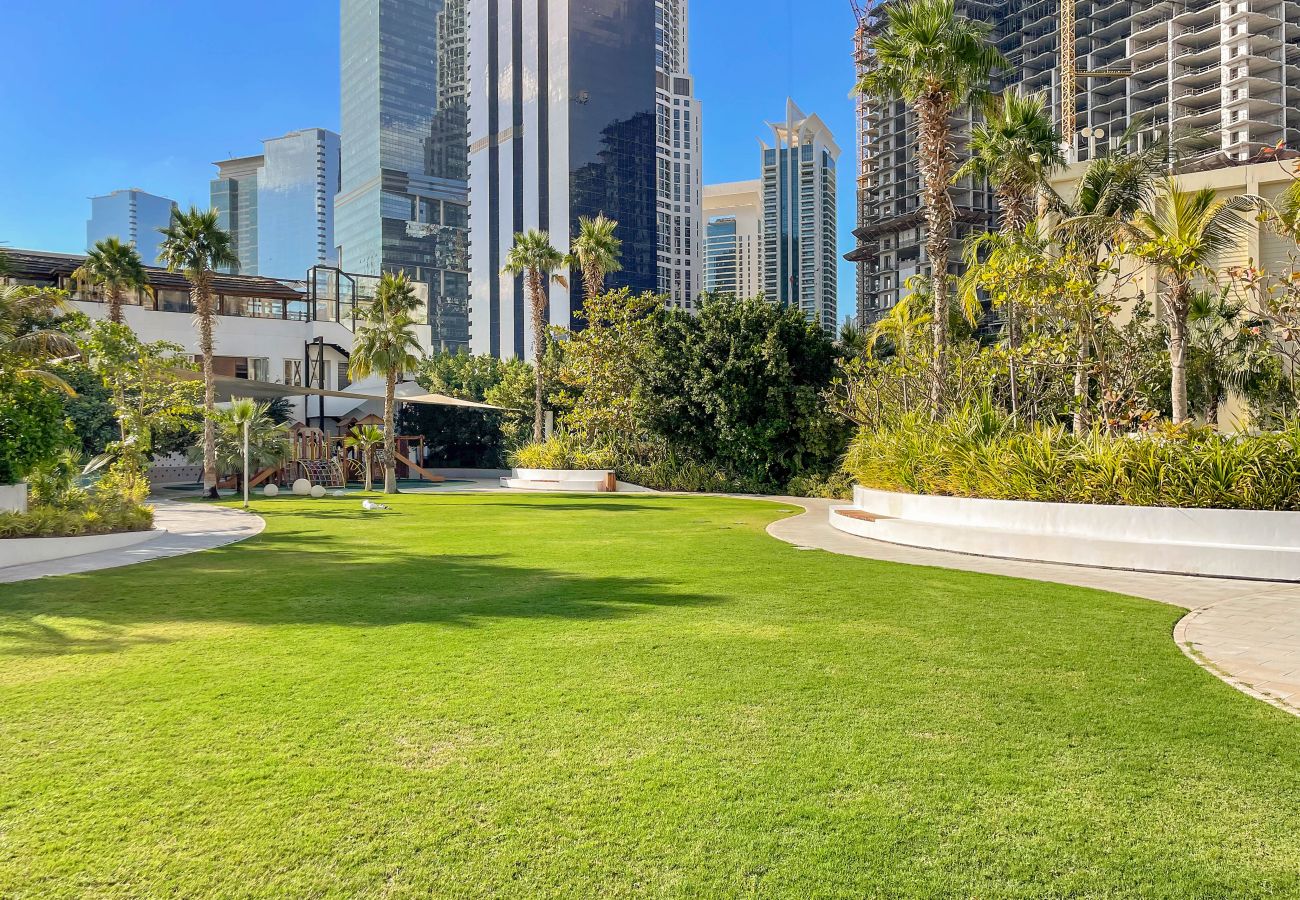 Apartment in Dubai - Luxurious 1 BD in JLT with Modern Amenities