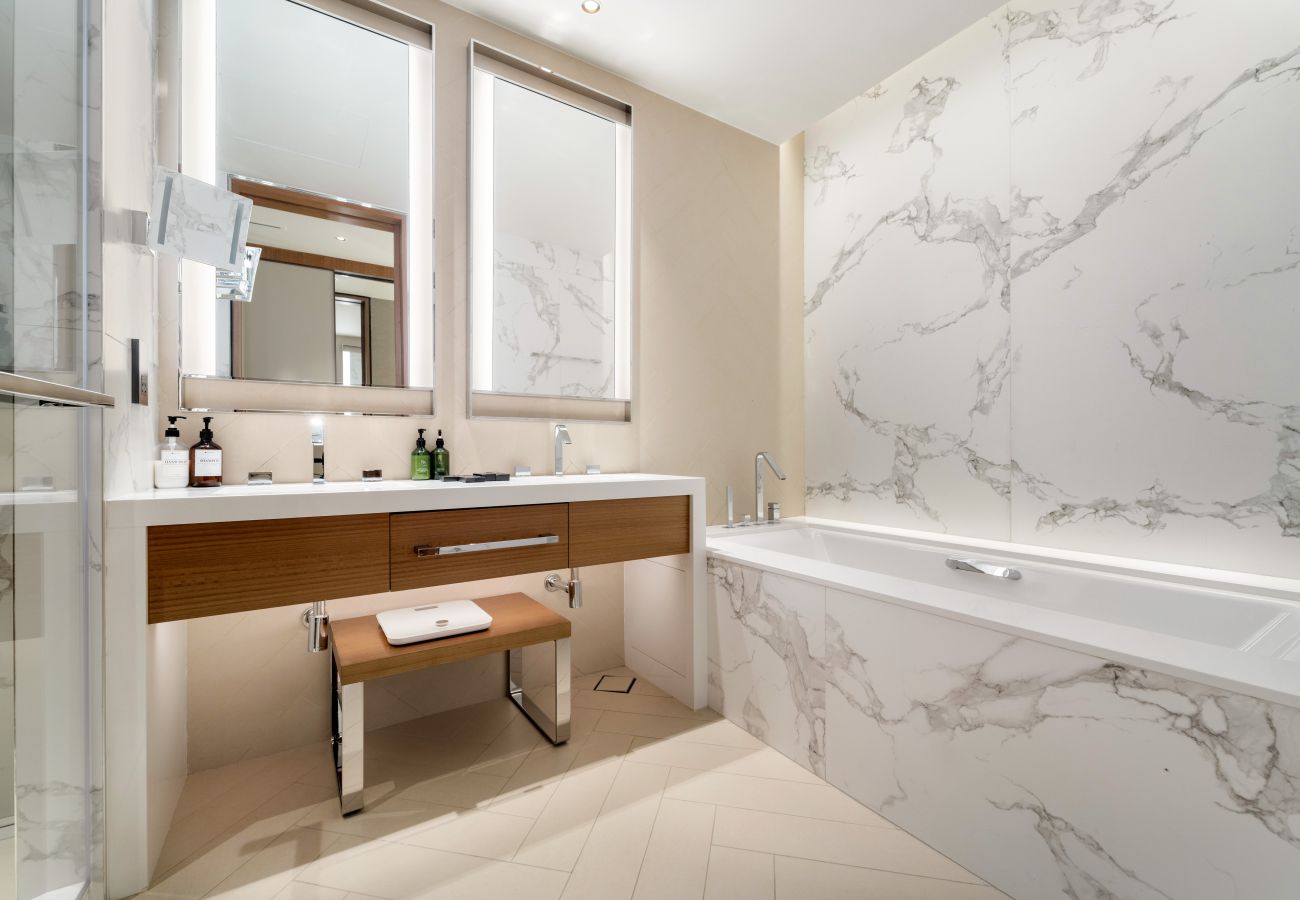 Apartment in Dubai - Incredible 2BD at Address Dubai Opera