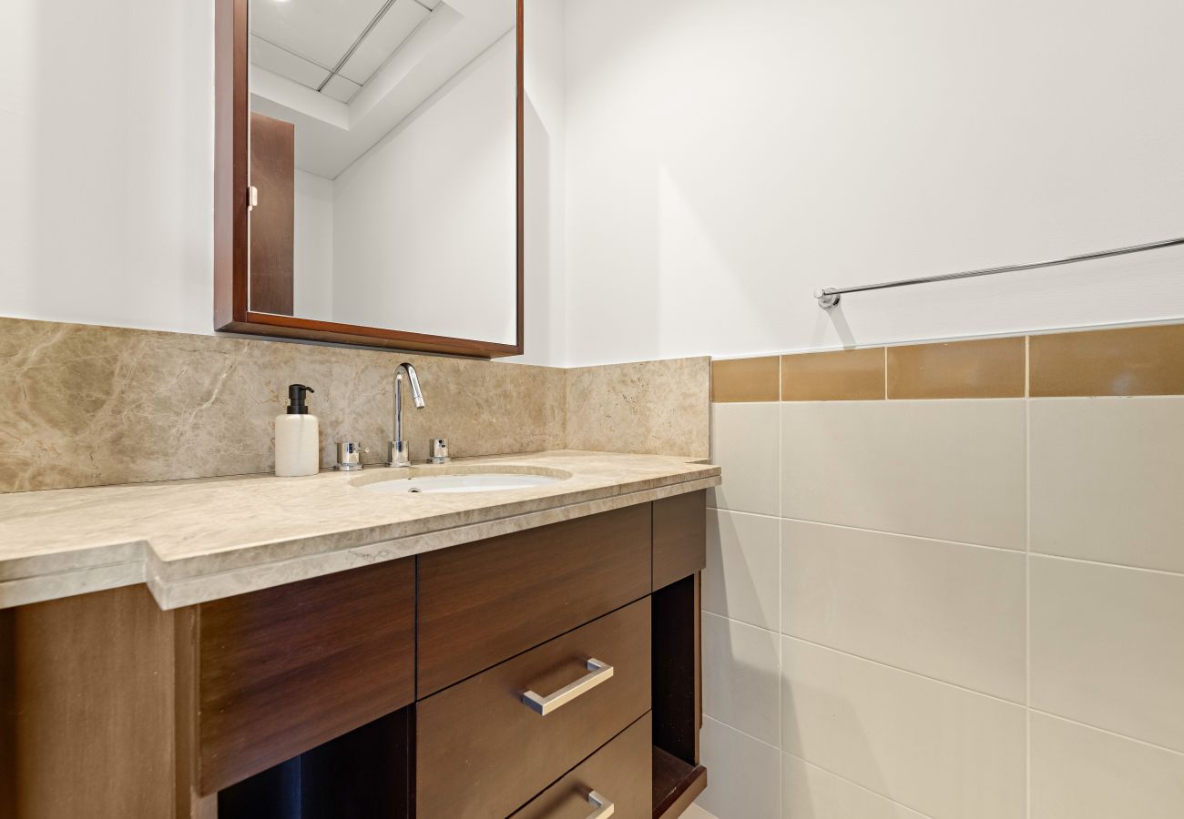 Apartment in Dubai - Modern 1 BD in Downtown Dubai