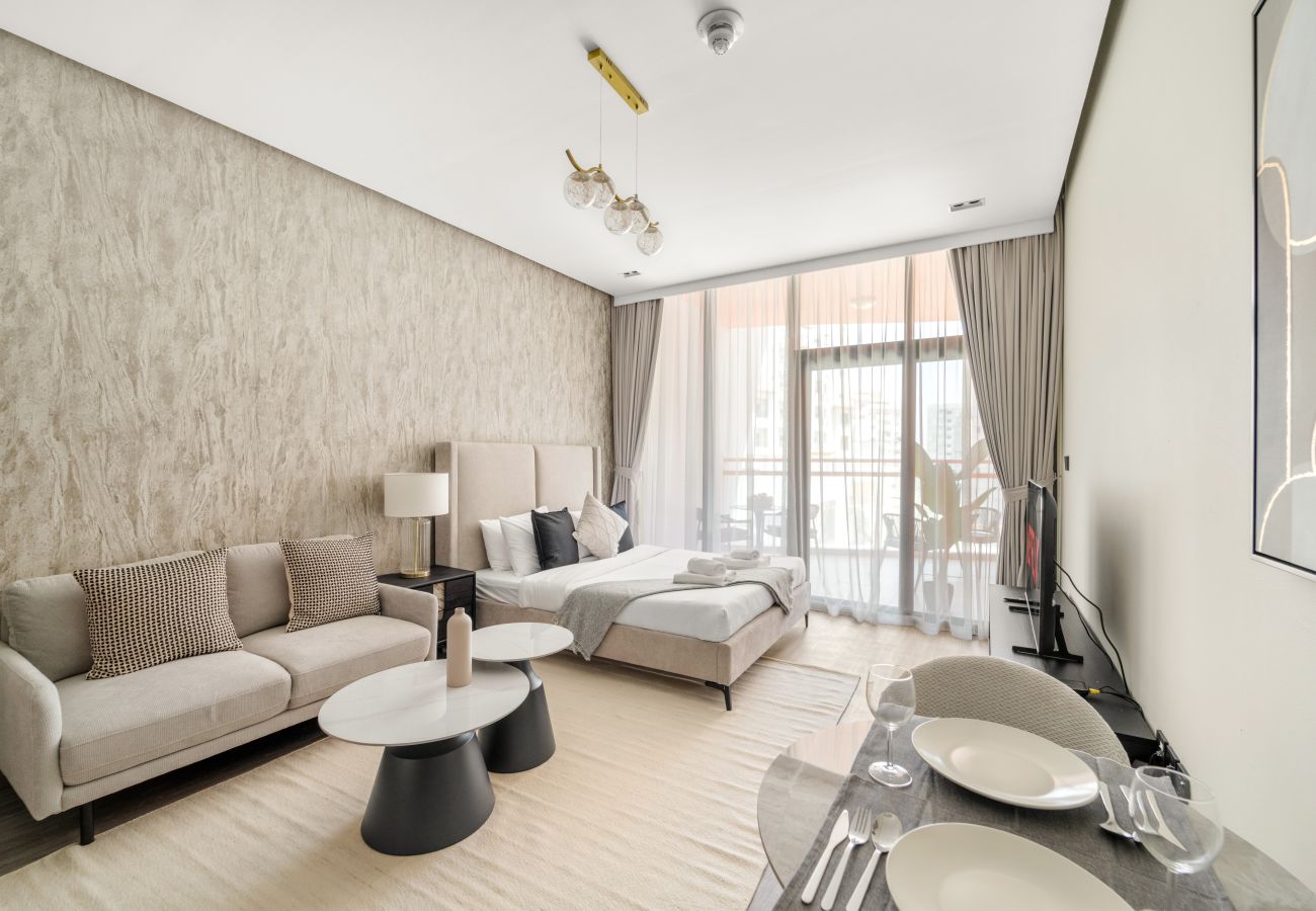 Apartment in Dubai - Stylish Studio with Pool View in Silicon Oasis 
