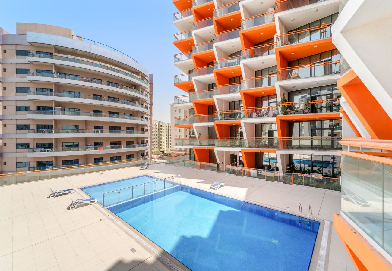 Apartment in Dubai - Stylish Studio with Pool View in Silicon Oasis 