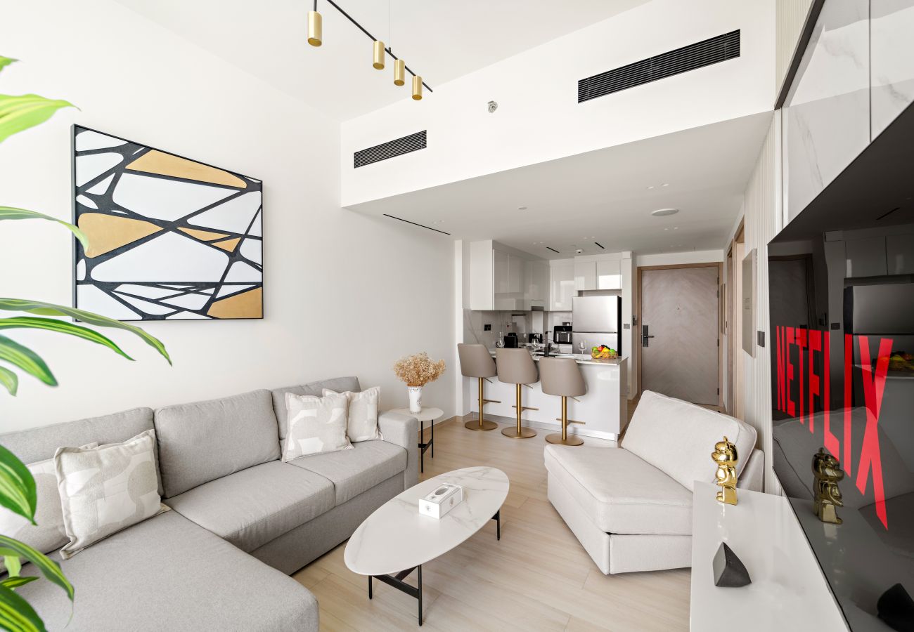 Apartment in Dubai - Beautiful 1BD Retreat in Binghatti Corner