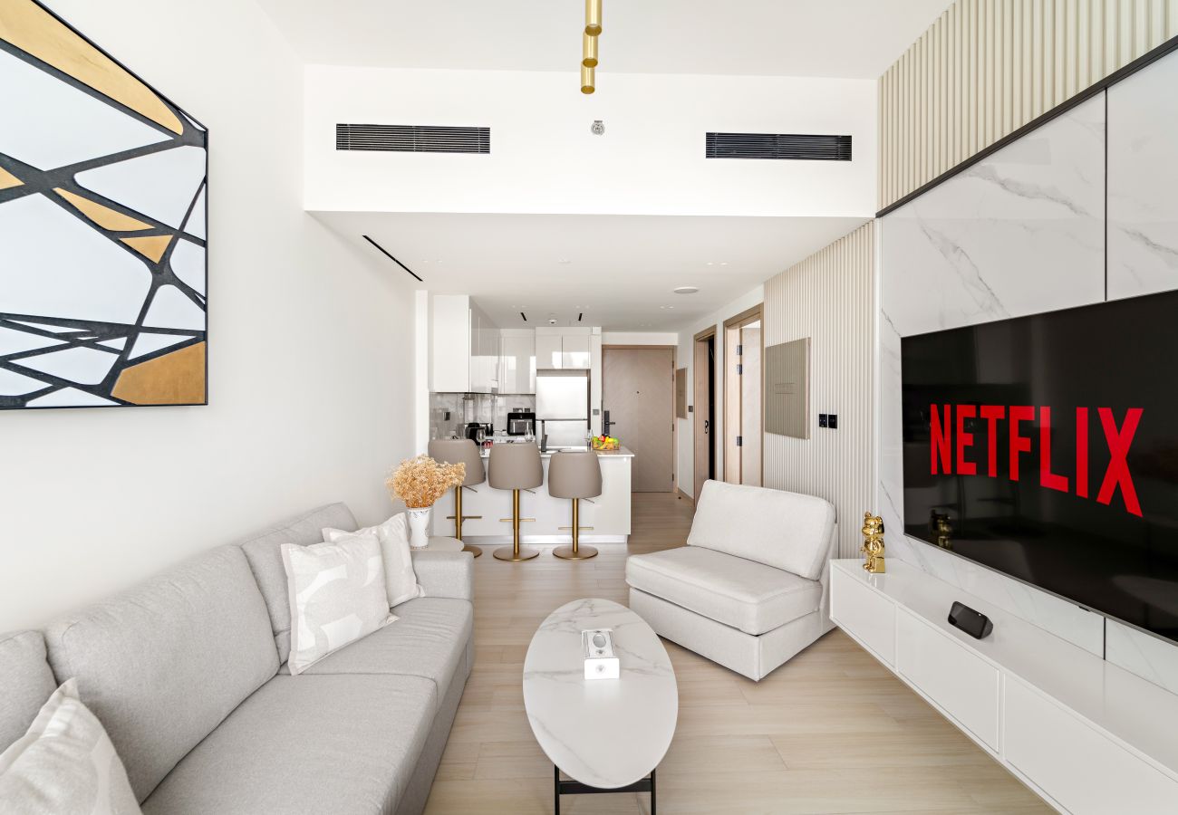 Apartment in Dubai - Beautiful 1BD Retreat in Binghatti Corner