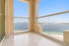 Apartment in Dubai - Elegant 2 BD with Sea View & Beach Access
