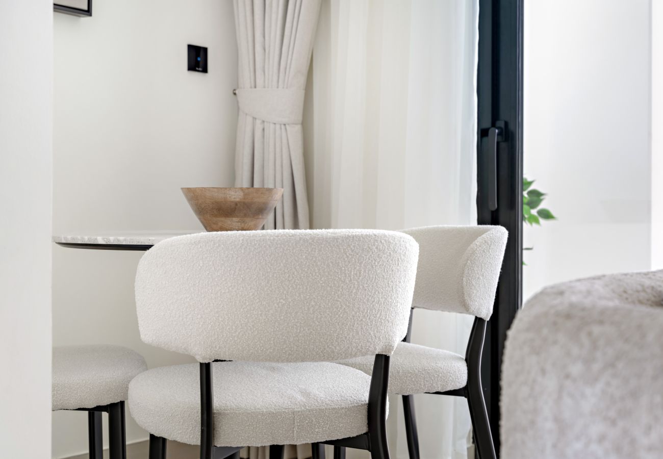 Apartment in Dubai - Spacious Modern Studio in JVC