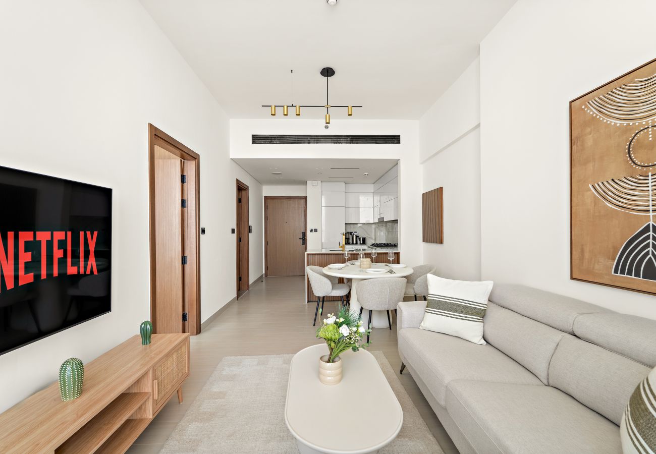 Apartment in Dubai - Stylish Bright 1 BD in JVC