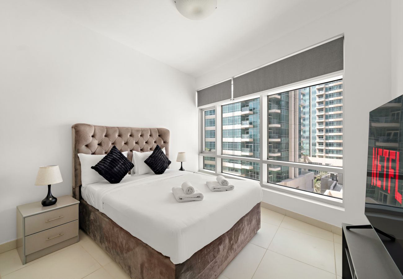 Apartment in Dubai - Stylish 2BD Apartment in Downtown Near Burj Khalifa