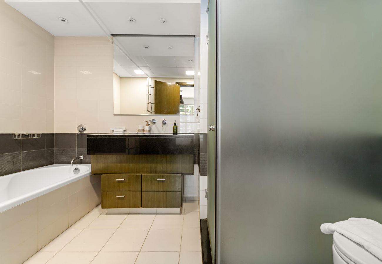 Apartment in Dubai - Stylish 2BD Apartment in Downtown Near Burj Khalifa