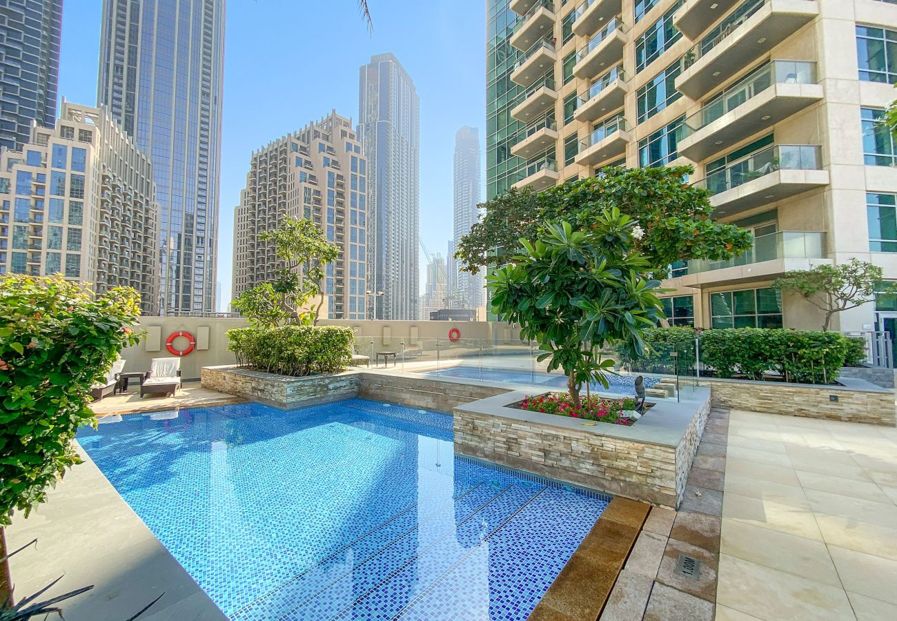 Apartment in Dubai - Stylish 2BD Apartment in Downtown Near Burj Khalifa