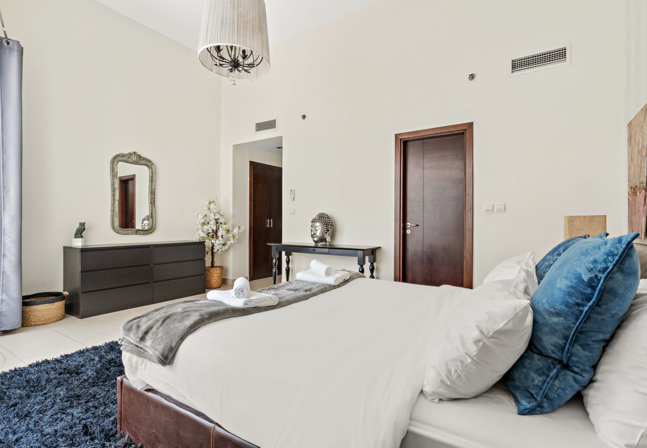 Apartment in Dubai - Chic 1 BD with Marina View in Park Island