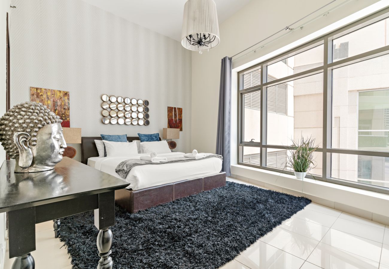Apartment in Dubai - Chic 1 BD with Marina View in Park Island